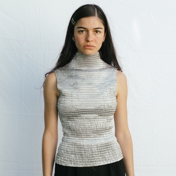 Incredible High Neck Pleated Silver Top - Picture 3 of 4